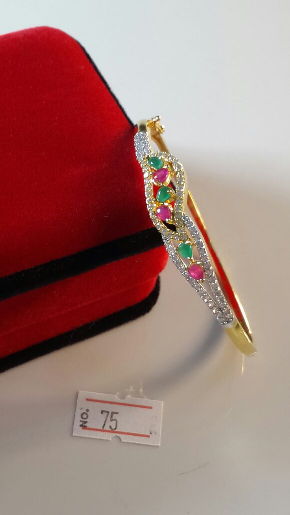 JS-134 Gorgeous Bracelets with finest Look
